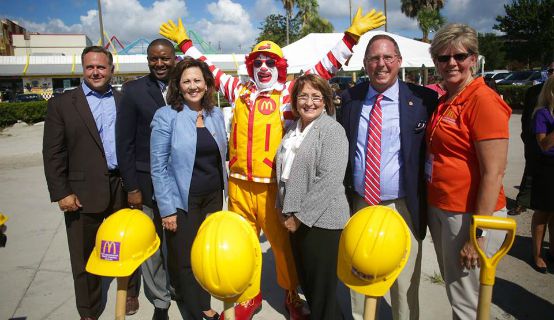 Mayor Jacobs, Ronald McDonald and personnel at McDonalds