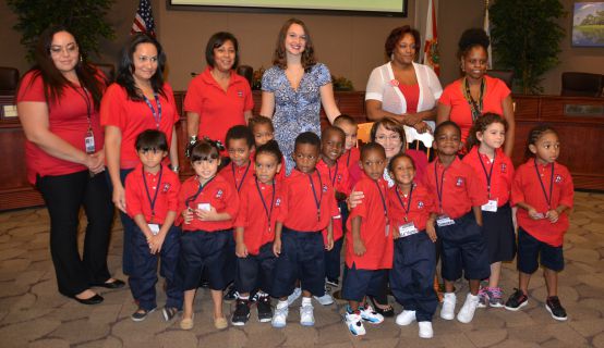 Head Start Pre-schoolers and personnel with Mayor Jacobs