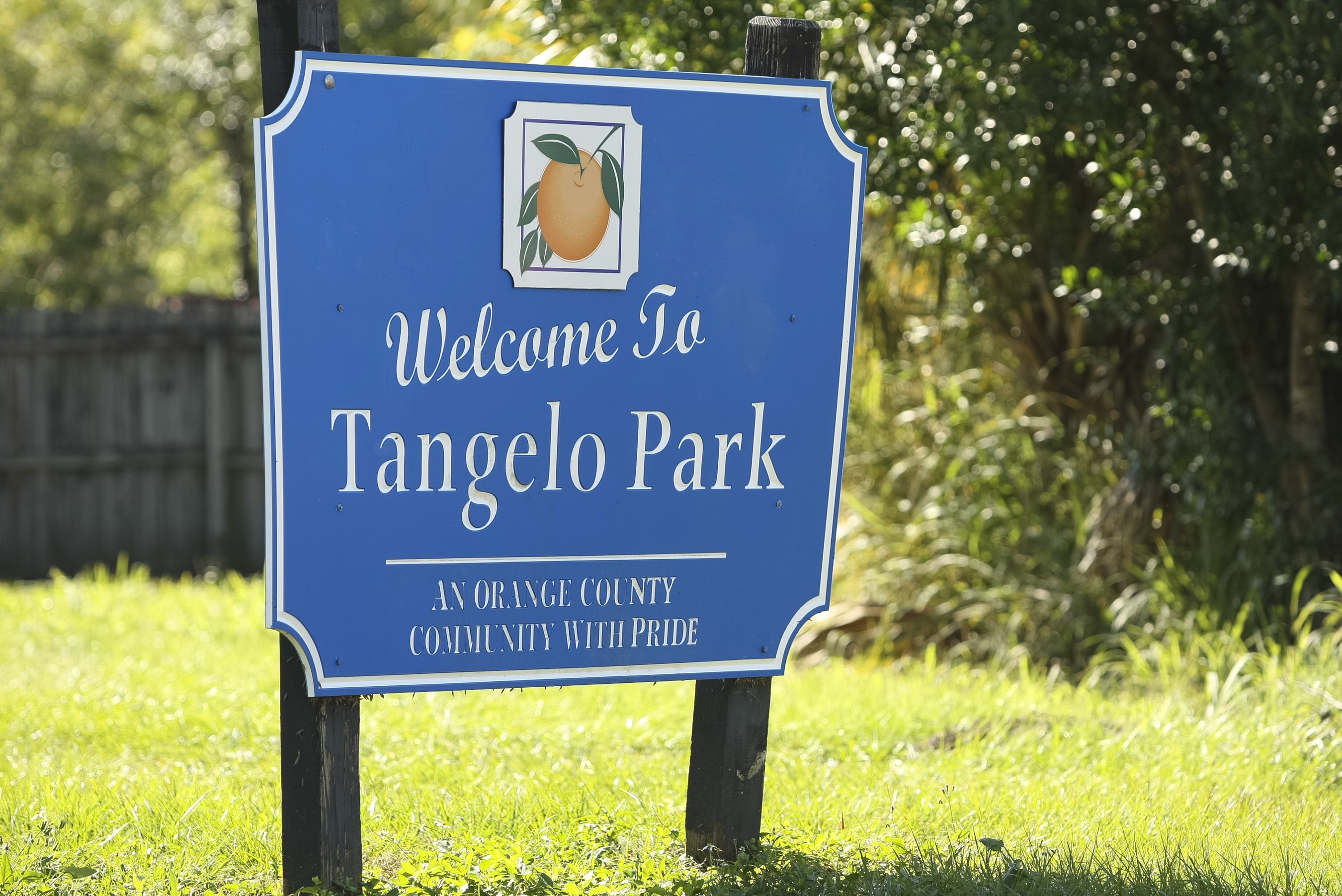 A photo of the "Welcome to Tangelo Park" sign