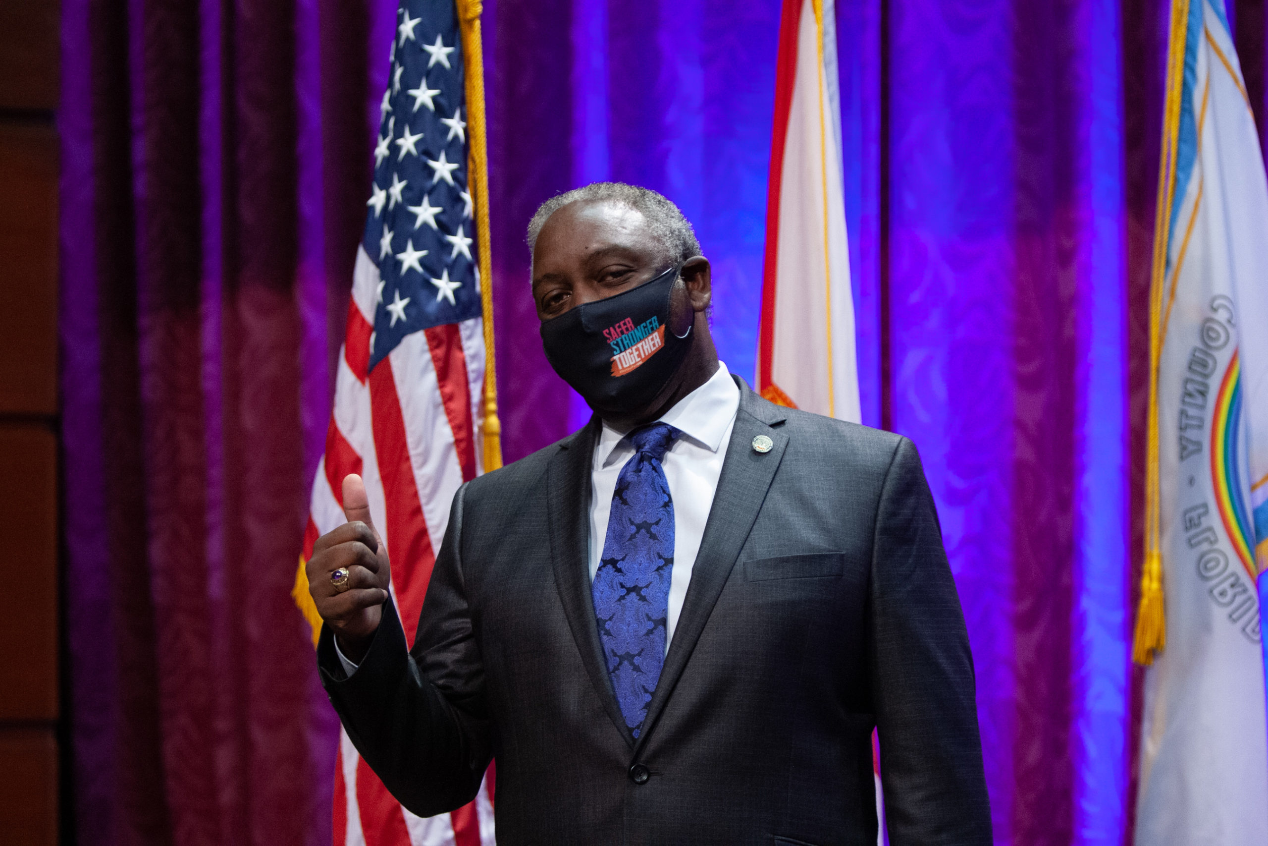 Mayor Jerry L. Demings wearing a face mask.